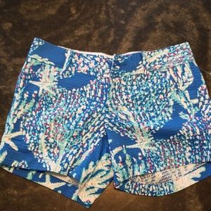 Lilly Pulitzer short size 2 looks like new